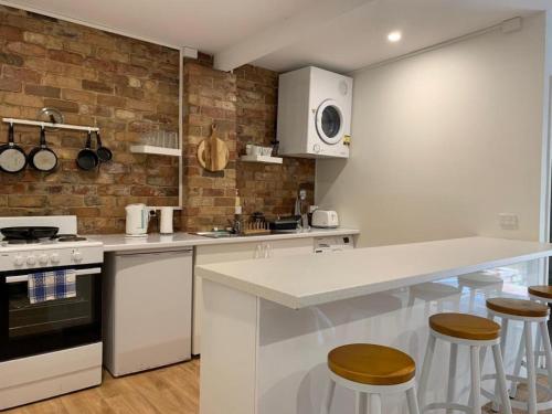 Gorgeous studio 2 minutes from the heart of Subiaco