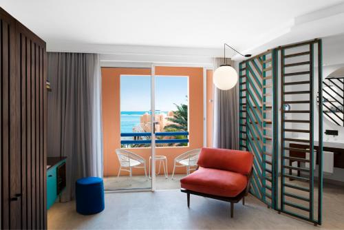 room detail thumbnail 0
