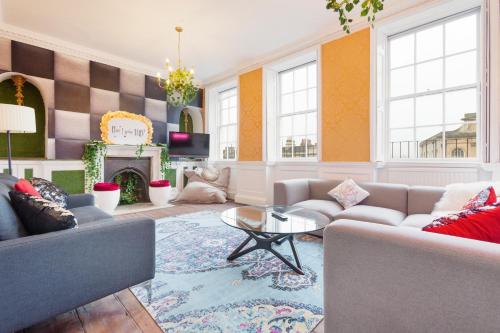 The Wonderland Townhouse - Alice In Wonderland 7bdr Home, Bath, Somerset