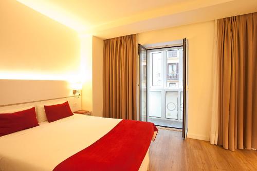 Hotel Pompaelo Plaza del Ayuntamiento & Spa - main image