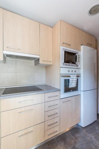One-Bedroom Apartment image 6