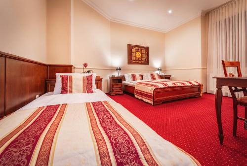 183830720 Hotel Capital with private wellness