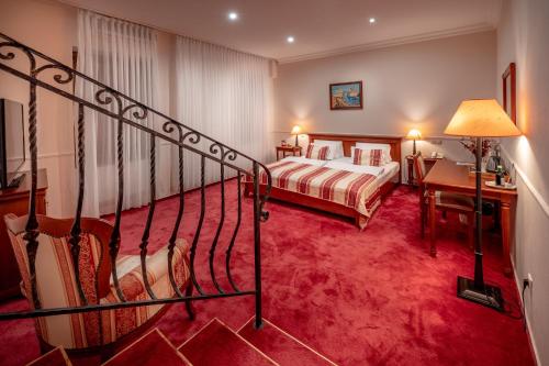 1 queen bed