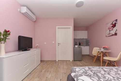  Studio Apartment Deluxe, Pension in Makarska