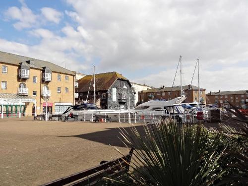 The Prestige Apartment - Brighton Marina With Free Parking Space, , West Sussex