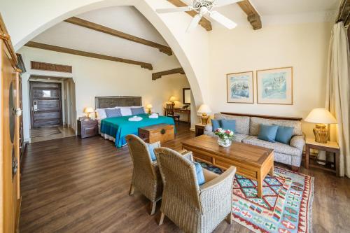 Columbia Beach Resort - image 3