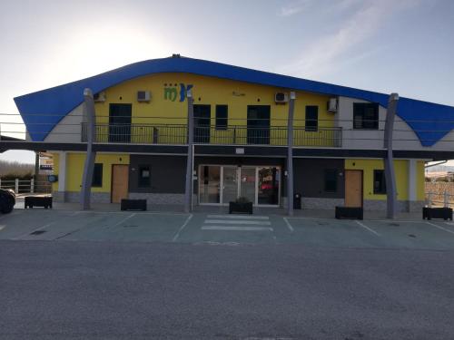 . Motel Kratos