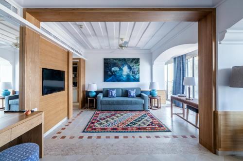 2 twin beds
