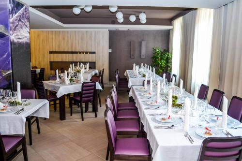 Restaurant, Caro Boutique Hotel in Oradea