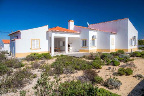  D04 - Vale da Telha Coast Villa, Unterkunft in Aljezur