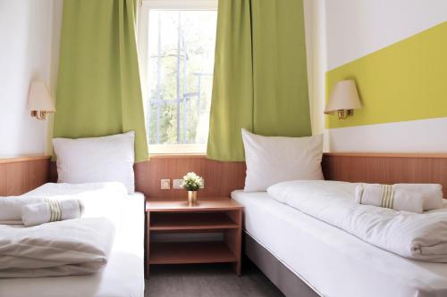 bp24 Hotel Aachen Room Type - Budget Twin Room