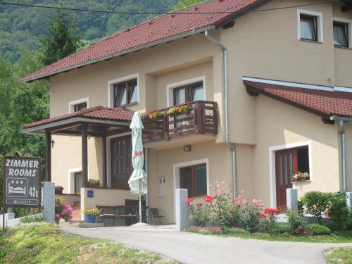  House Miletic in Selište Drežničko