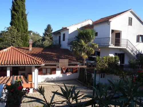  Apartments in Malinska/Insel Krk 13183, Ferienwohnung in Malinska