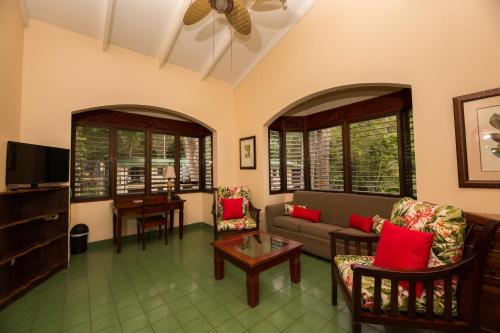 183899564 Club del Mar Oceanfront