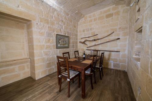 Zeppi's Luxury Holiday Farmhouse with Private Pool