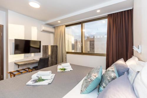 Apinelo Tower Rooms - image 6