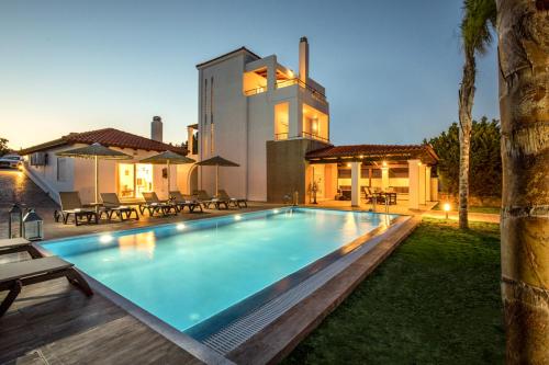 Lachania Villa Sleeps 8 Pool Air Con WiFi in Lachania