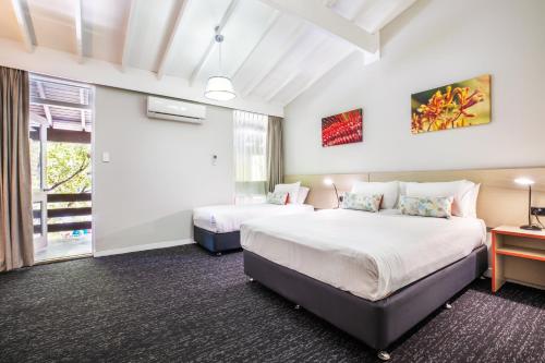 Nightcap at the Ranch Hotel - image 11