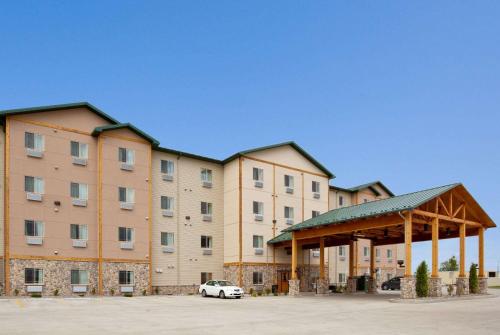 Hawthorn Suites by Wyndham Minot