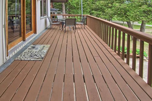 Lakeshore Cottage - image 8