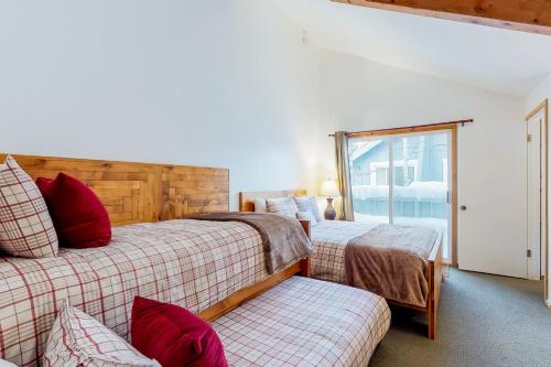Pinewood Delightful Retreat - image 3