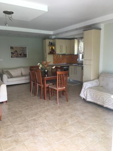 Hera’s House Hera’s House