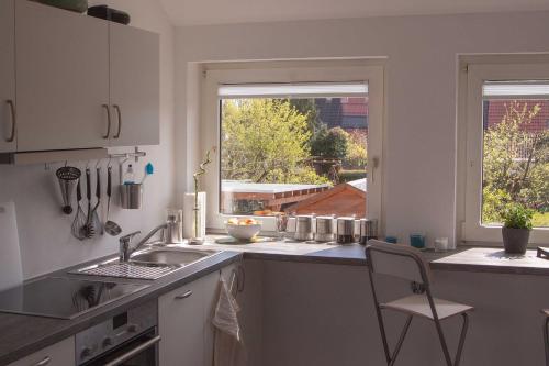 2 bedrooms, 3 beds