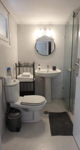 Heart of town "city cottage" in Volos