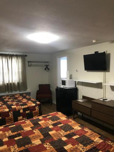 The Evergreen Motel