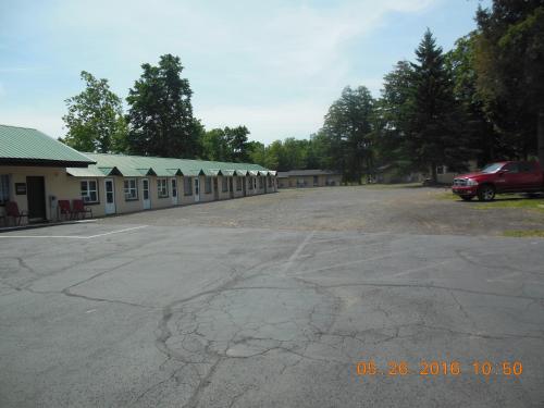 Evergreen Motel