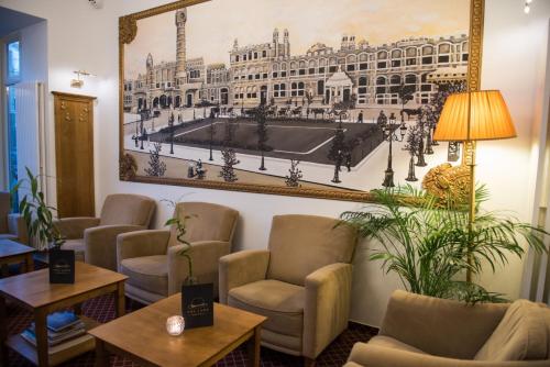 洛德酒店 (Hotel The Lord) in 郊區