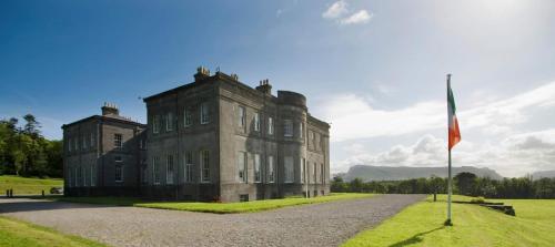 Nearby attraction, Mount Edward Lodge in Other