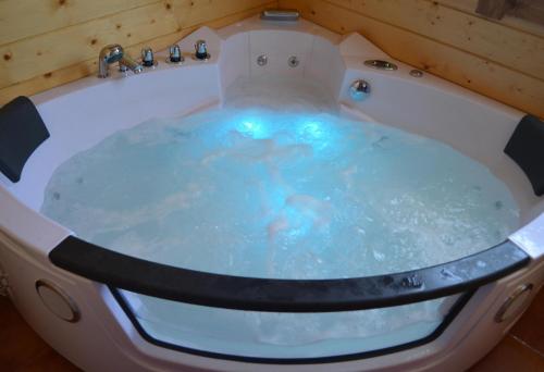 อ่างแช่น้ำร้อน, Casa Rural La Dehesa de Toledo a 5 minutos de Puy du Fou España (Casa Rural La Dehesa de Toledo a 5 minutos de Puy du Fou Espana) in เลกาเนส