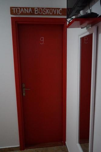 Hostel The Red Door