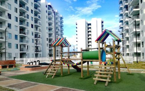 Playground, Depto Condominio Aqualina in Girardot