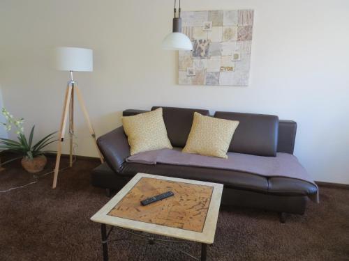 2 twin beds, 1 sofa bed