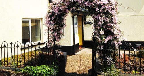 Hillside Bed and Breakfast - Accommodation - Crediton