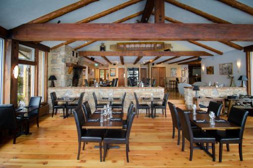 Restaurant, Galiano Oceanfront Inn & Spa near Cusheon Lake