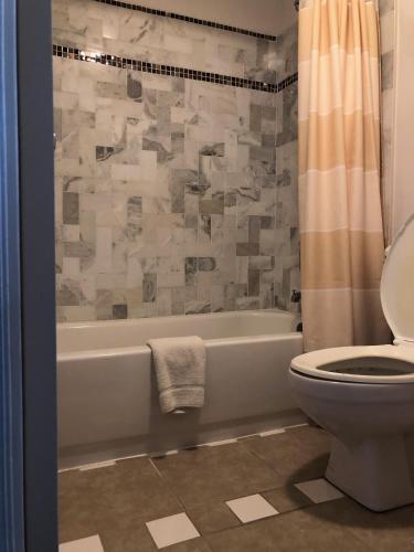 Americas Best Inn - Savannah - image 21