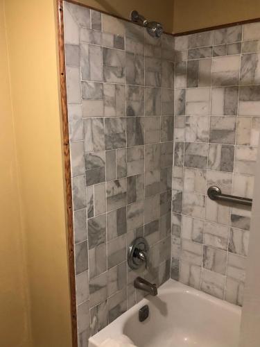 Americas Best Inn - Savannah - image 19