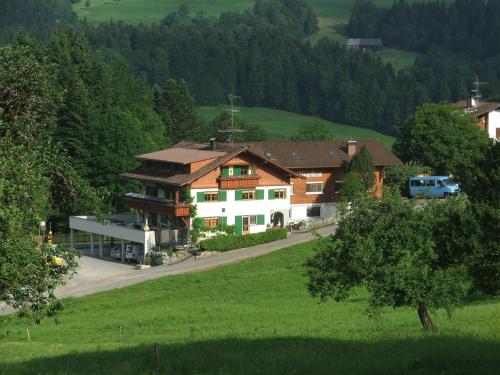 B&B Krumbach - Pension Jägerheim - Bed and Breakfast Krumbach