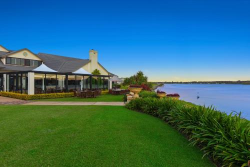Harrington River Lodge in Harrington