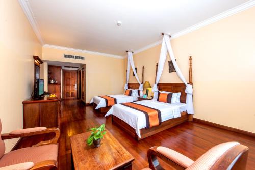 Deluxe Double or Twin Room image 10