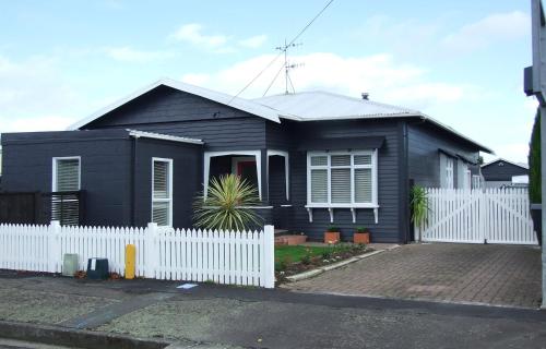 Wellesbourne Homestay B&B - Accommodation - Palmerston North