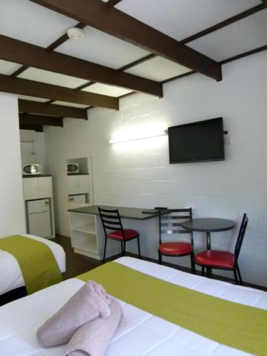 Azalea Motel
