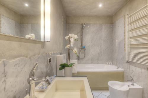 Duomo Suite Central Home - image 5