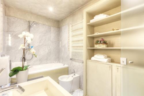 Duomo Suite Central Home - image 6