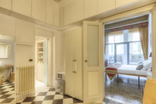 Duomo Suite Central Home - image 11