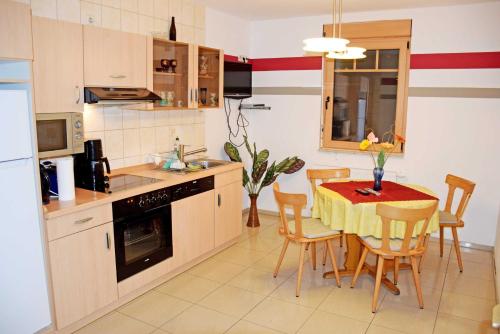 Konyha, Ferienwohnung/ Ferienzimmer Asche in Aschersleben
