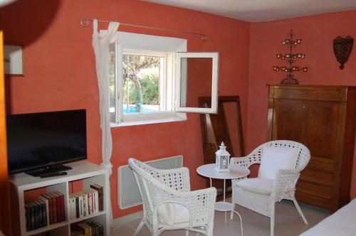 Gites du Rocher du Piei chambre d'hôte Cabrières-d'Avignon